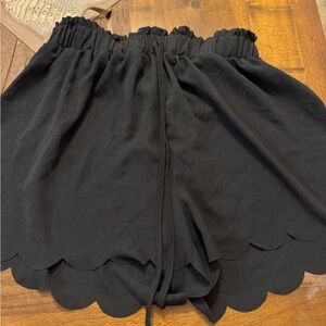 SHEIN Black High Waist Scalloped Shorts
